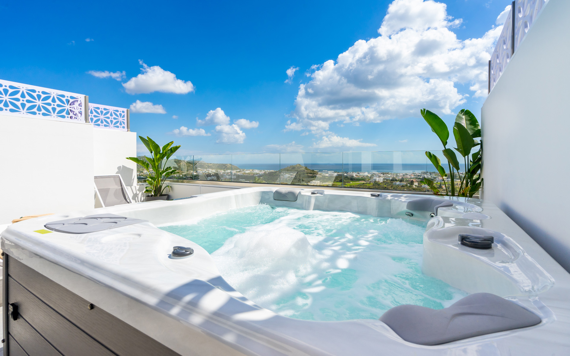 Superior-Double-with-Rooftop-Jacuzzi-1